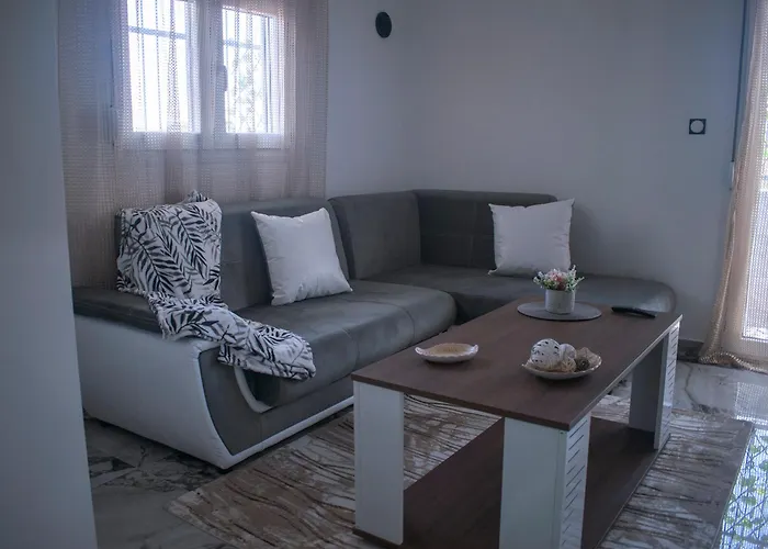 Luxe Suite, Chrysa's Private Getaway *